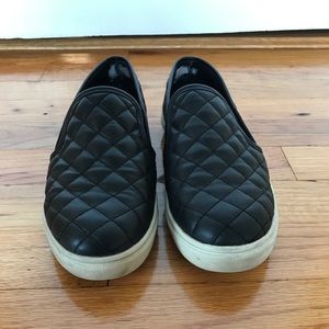 Steve Madden Black Quilted Sneakers!